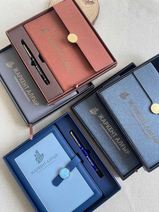 Корпоративные подарки на Новый год — наборы с логотипом блокнот ручка