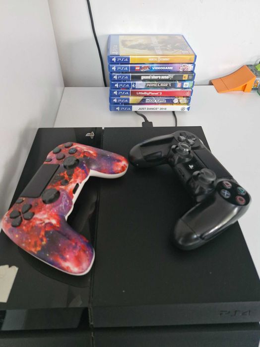 Vând PS4 1TB în stare bună