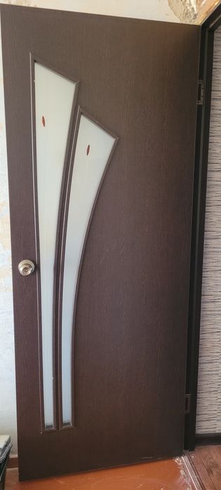 Продам межкомнатную дверь