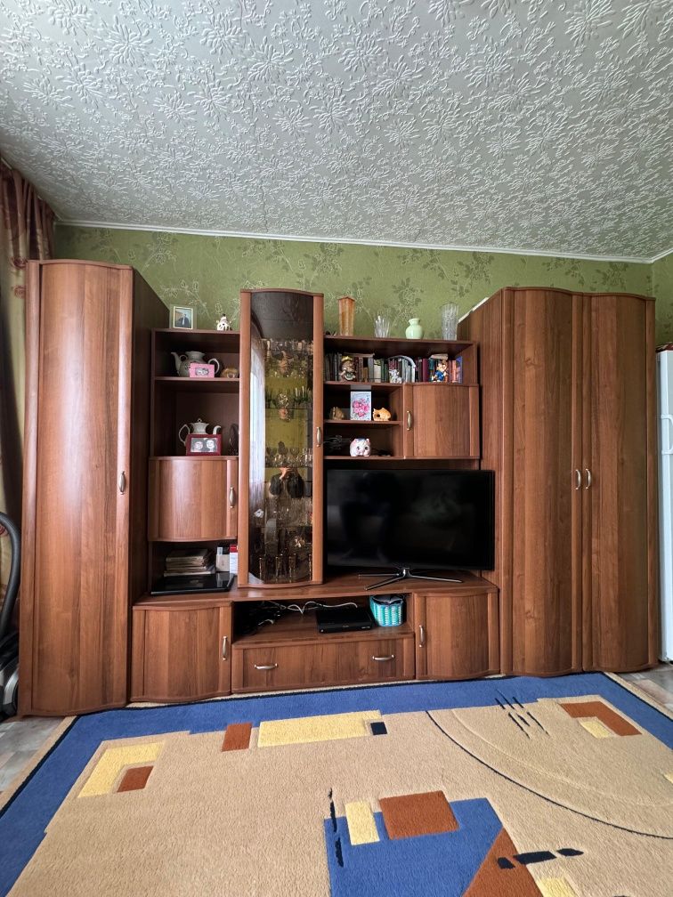 Продаю Б/У стенку,в отличном состоянии.