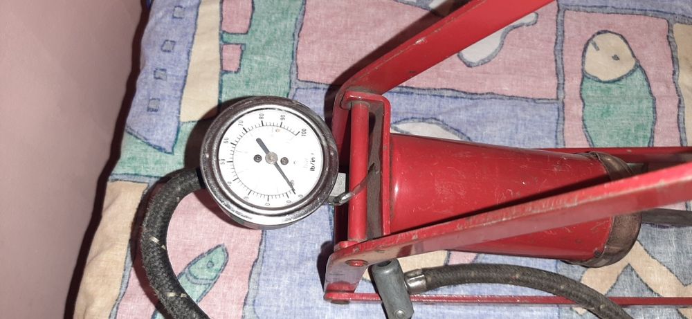 Крачна помпа,пожарогасител  и други.