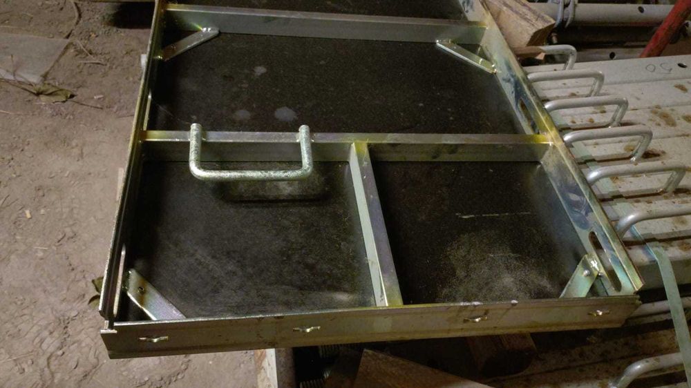 vand cofragi metalici noi blat tego