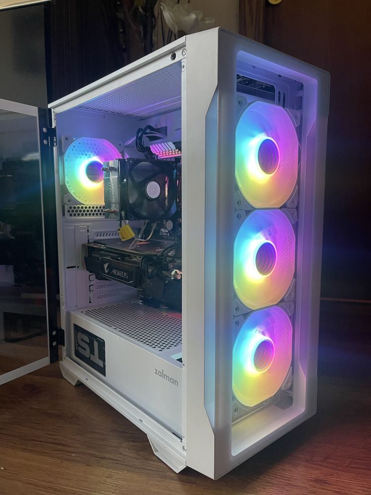 Геймърски компютър/ I7 6700K/32GB/GTX 1080 TI 11GB/512GB SSD/1TB HDD