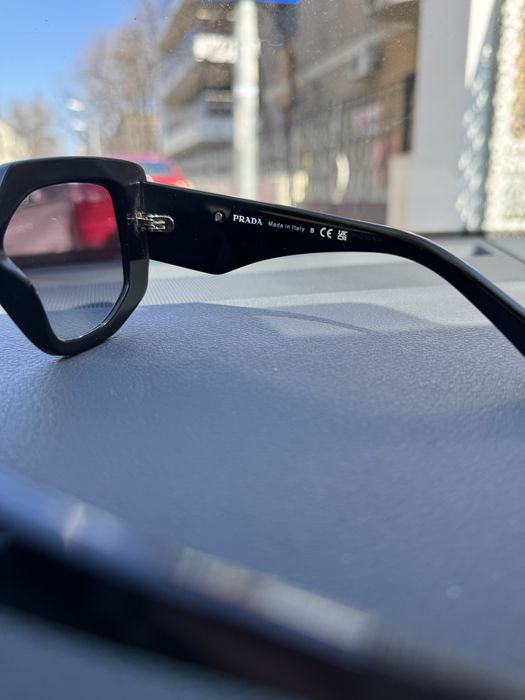 Ochelari Prada model PR14ZS 1AB09S