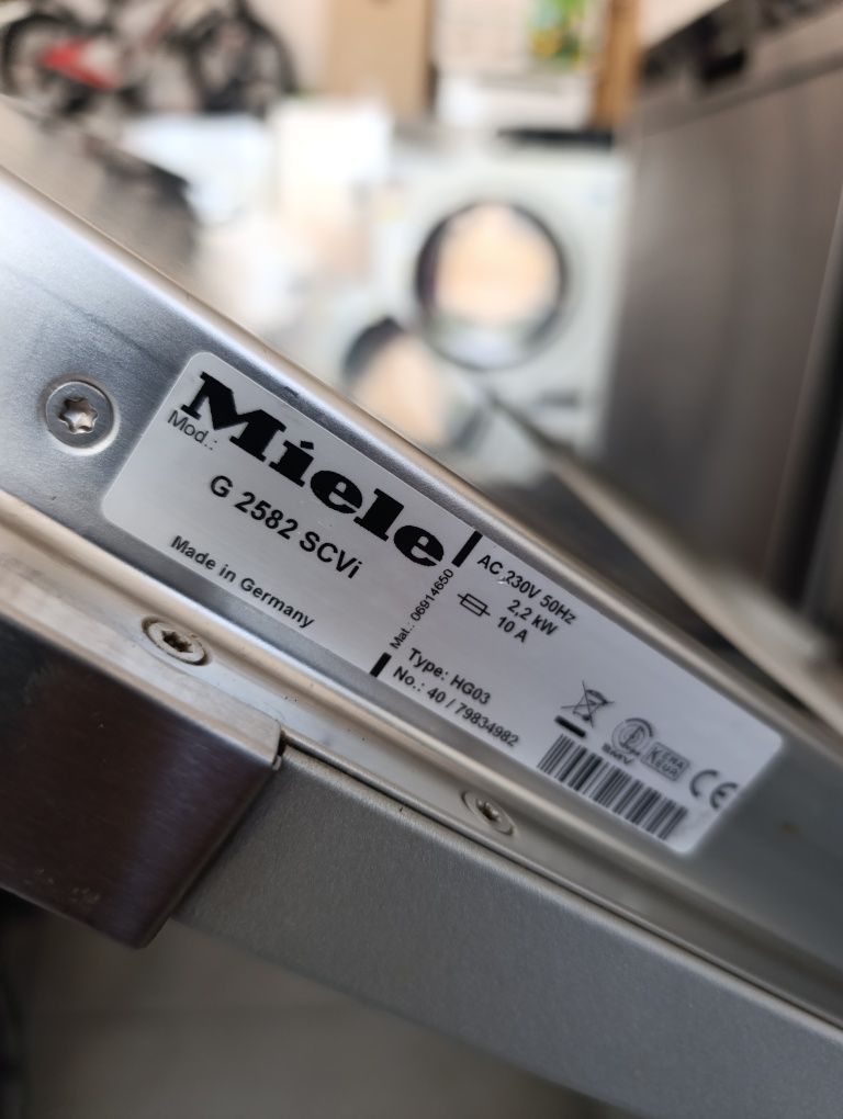 Съдомиялна машина за пълно вграждане Miele XXL