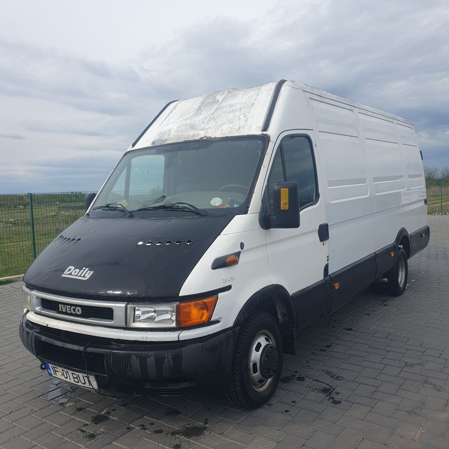 Vând iveco daily 2.8