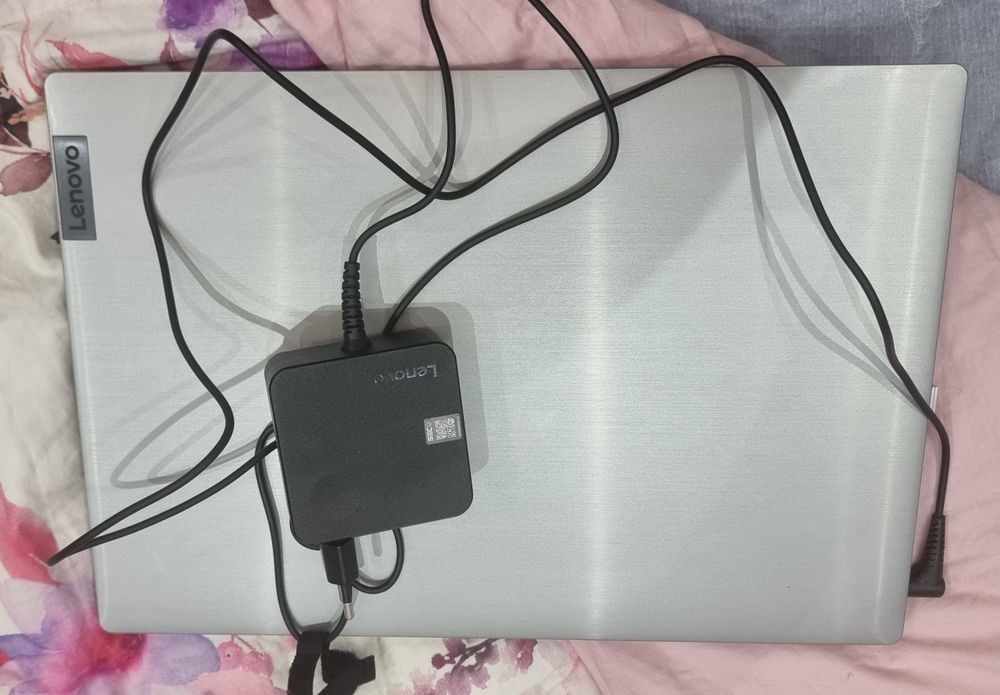 Продаю ноутбук lenovo