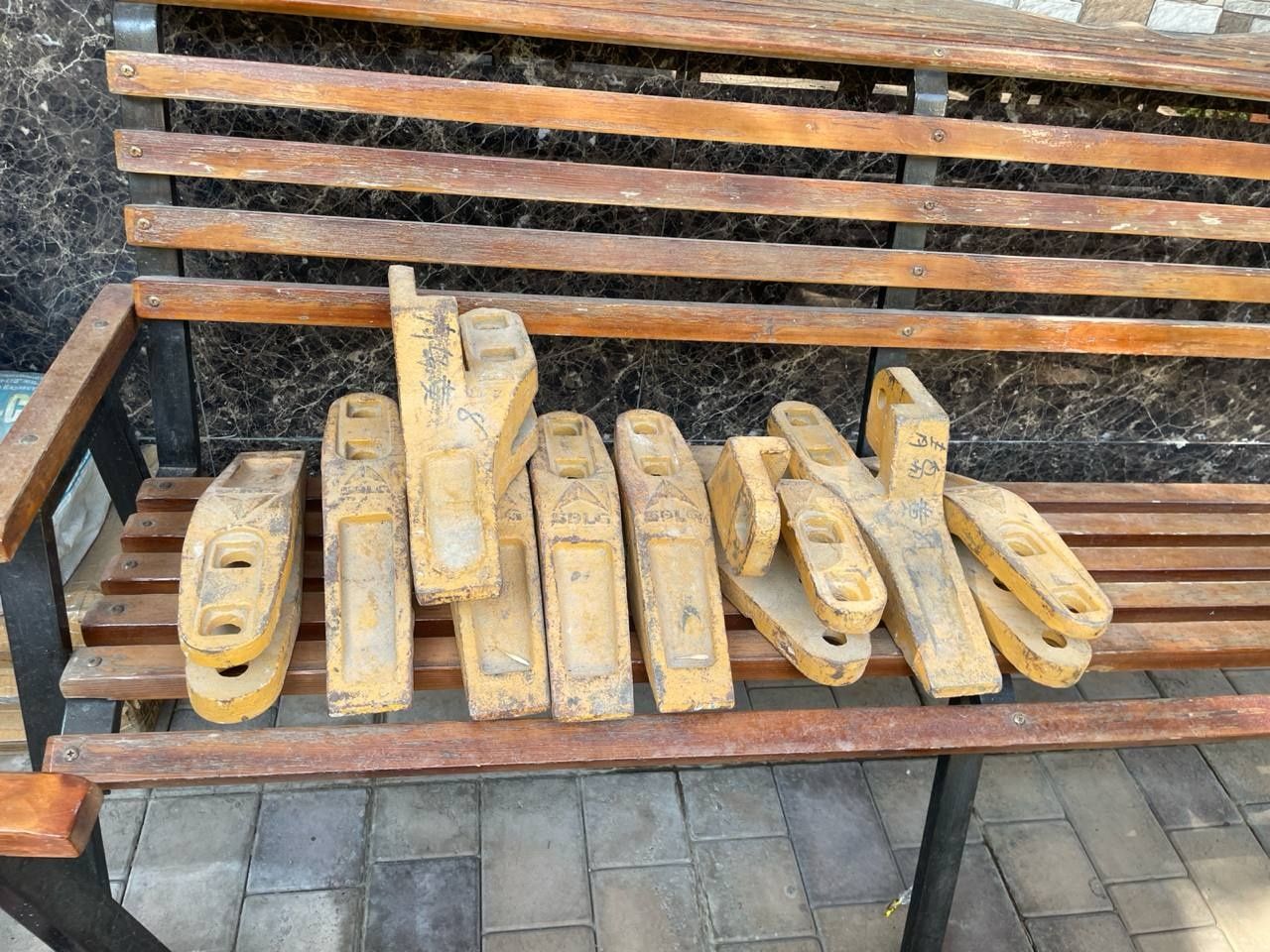 Продаются зубы для погрузчика 3 кубовый