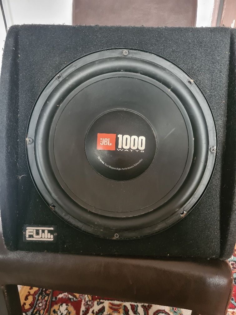 Vând stație auto cu difuzor JBL1000