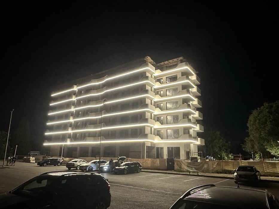 Apartament 3 cam vedere la port etaj 3 / prima linie la mare