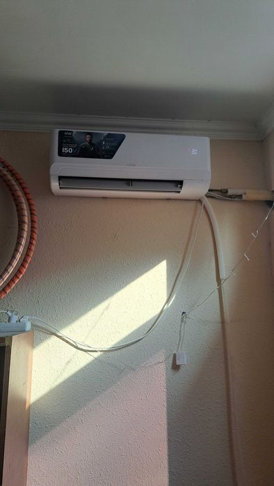 Konditsioner va divan