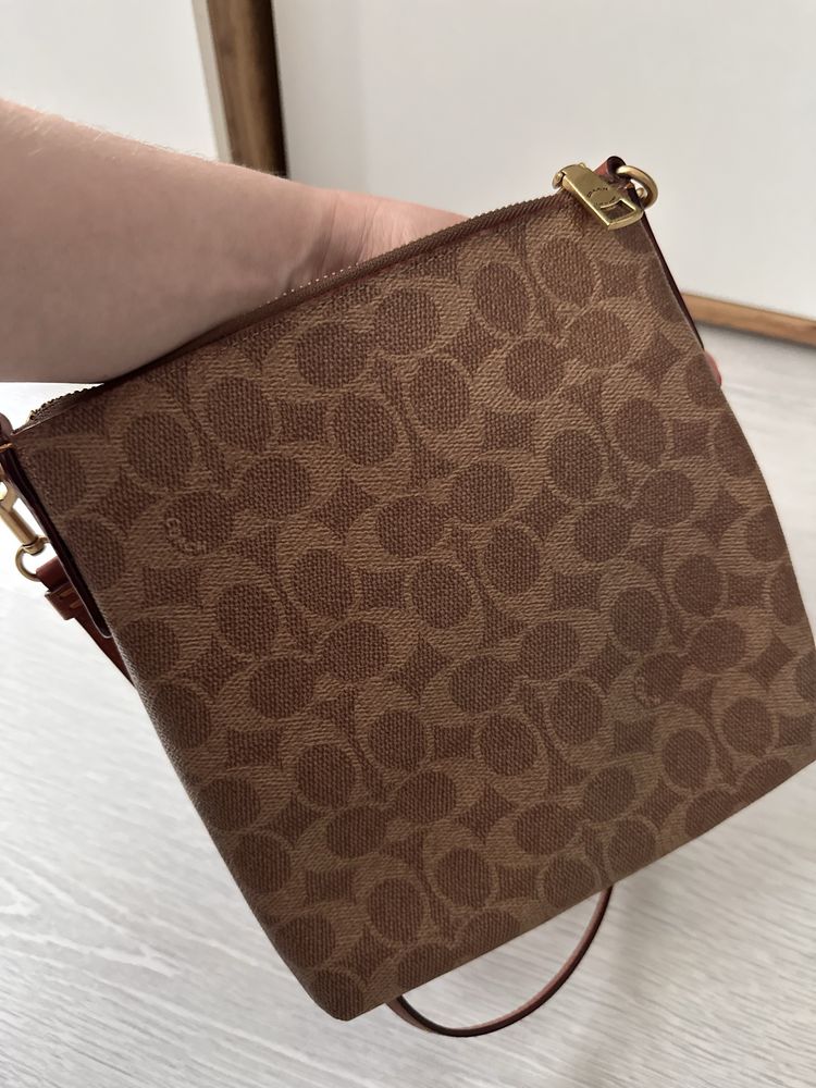 Дамска чанта Coach