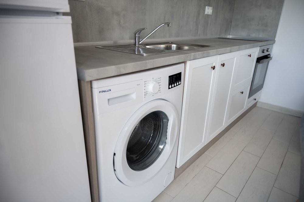 Дава се под наем Двустаен апартамент в Варна, Левски - 65 кв.м за 433.5 € - Снимка #12