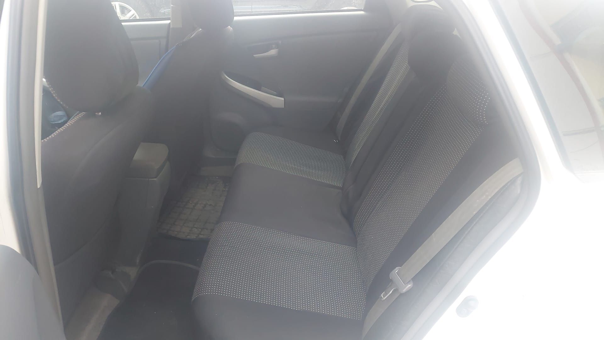Inchiriez Toyota Prius 3 Hybrid+GPL pentru Bolt/Uber