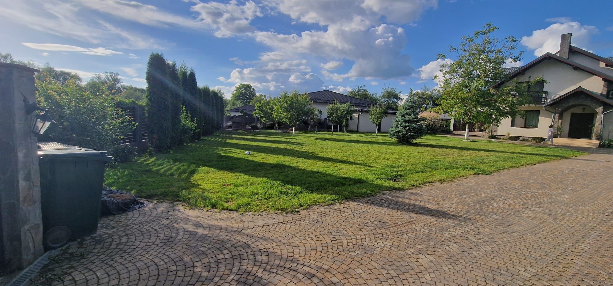 Casa Gradina Morii + 1000 mp teren