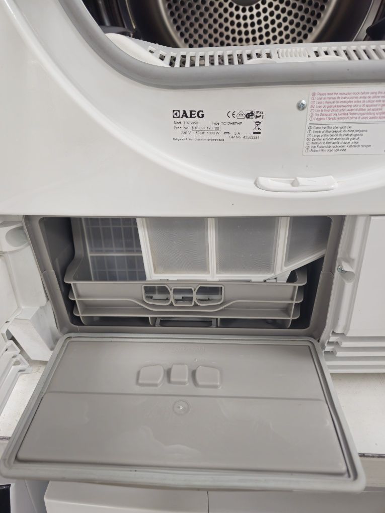 Сушилня AEG Lavatherm AT65385IH3 клас: ААA+++ 8кг 400W с термопомпа +