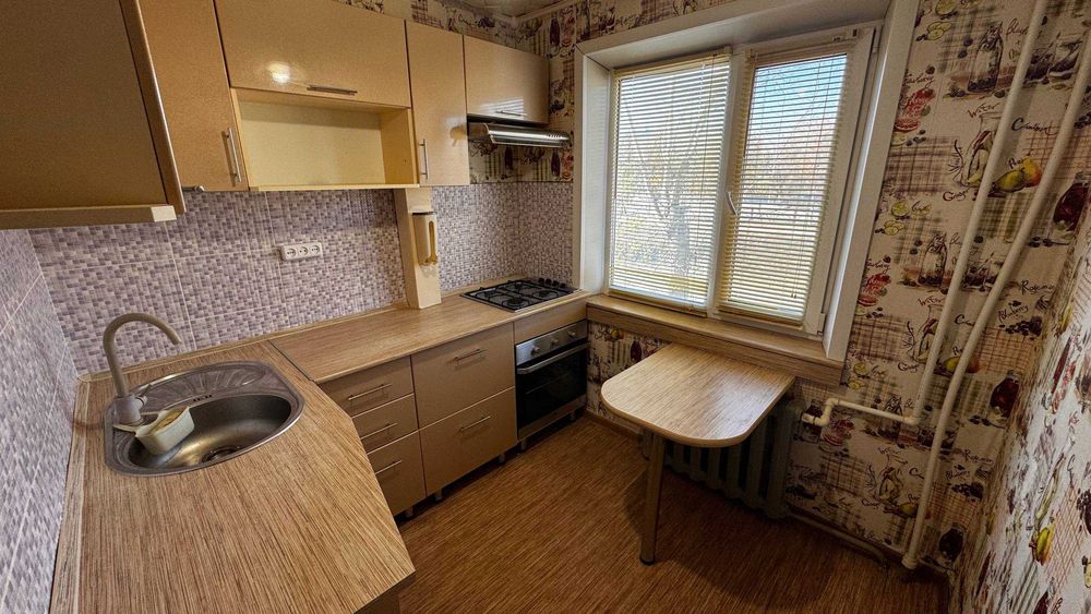 Продам 3 комнатную квартиру Абая 8