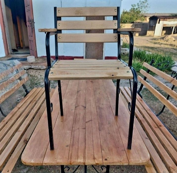 Стол и скамейка с креслами 2 метра