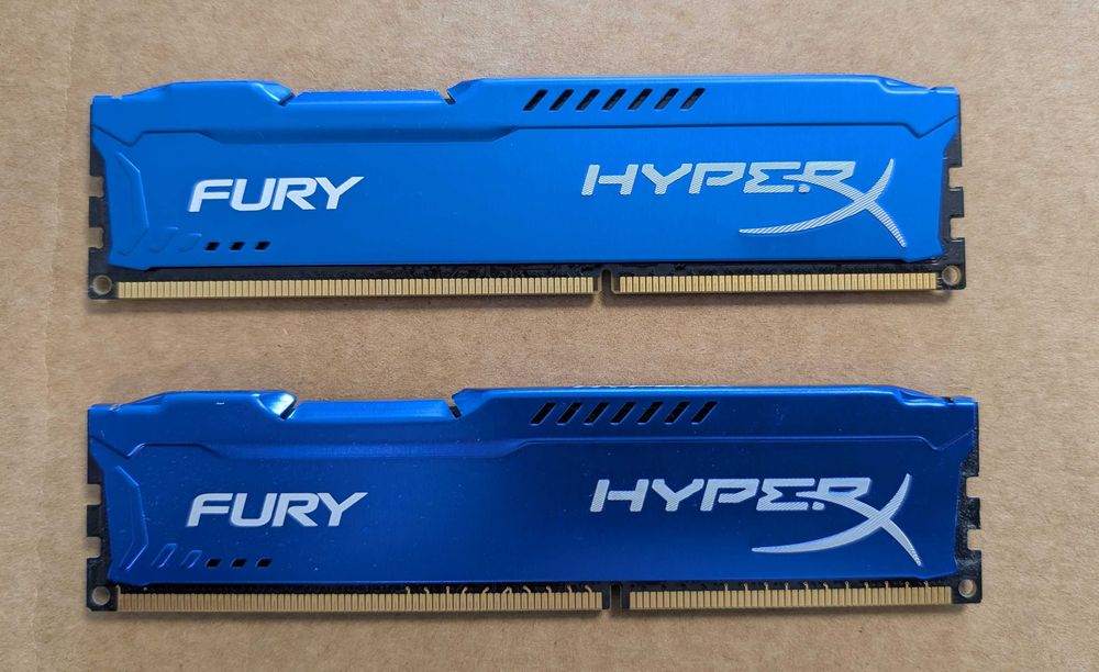 Memorii 4 GB DDR3 calculator si laptop