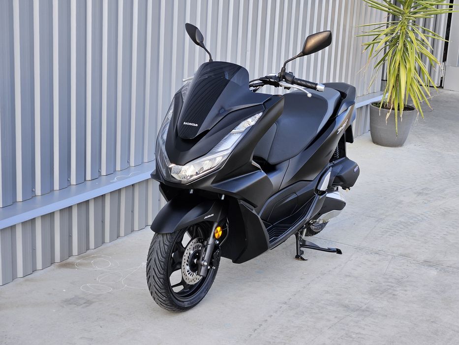 Scuter Honda PCX 125 cm, 840 Km, Keyless go, Led, ABS, ASR