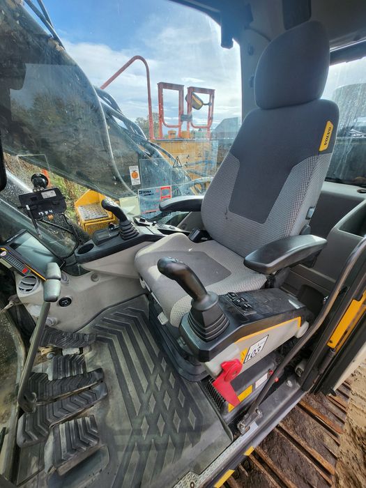 Volvo ec 250 an 2016 !