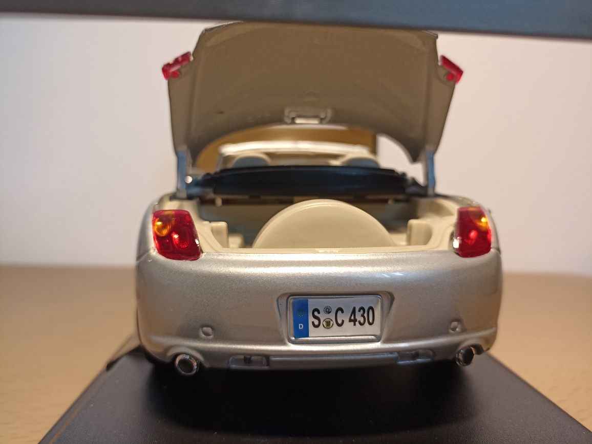 Macheta Lexus SC430, scara 1:18 maisto