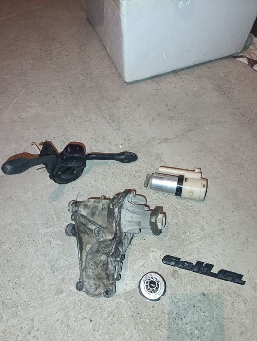 Запчасти на Гольф (помпа в комплекте с корпусом, бензонасос