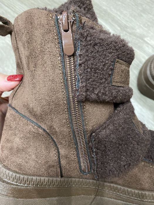 Продавам зимни боти чисто нови