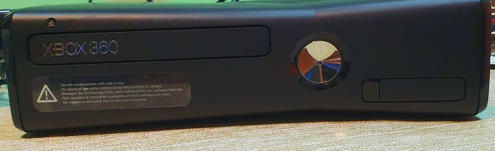 КОНЗОЛА Xbox 360 Slim S