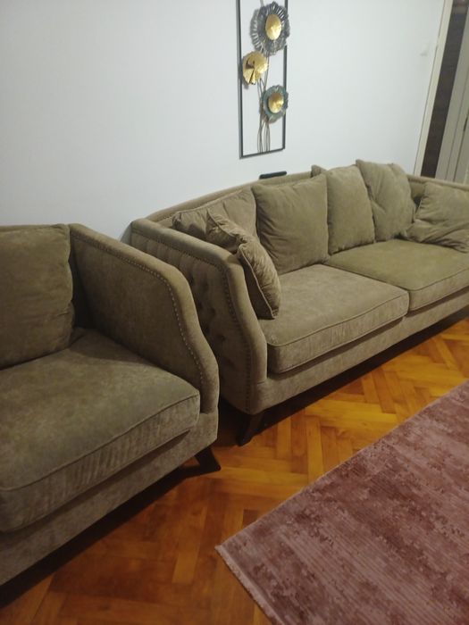 Vând canapea 3locuri