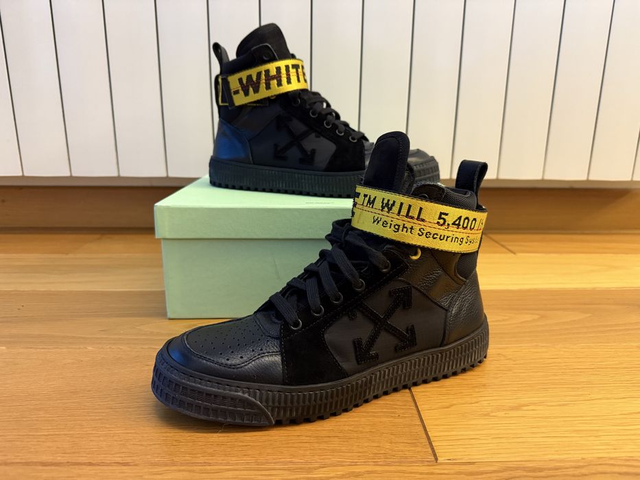 Обувки Off-White