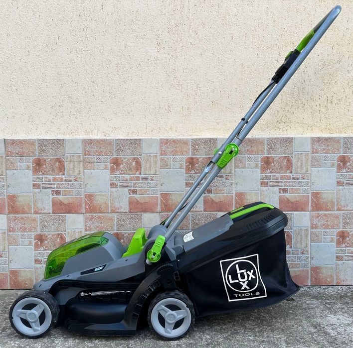 LUX A-RM-2x20 /4/33 SET - Акумулаторна косачка като нова 2x20V 4.0Ah