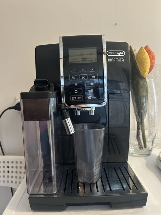 Кофемашина DeLonghi Dinamica