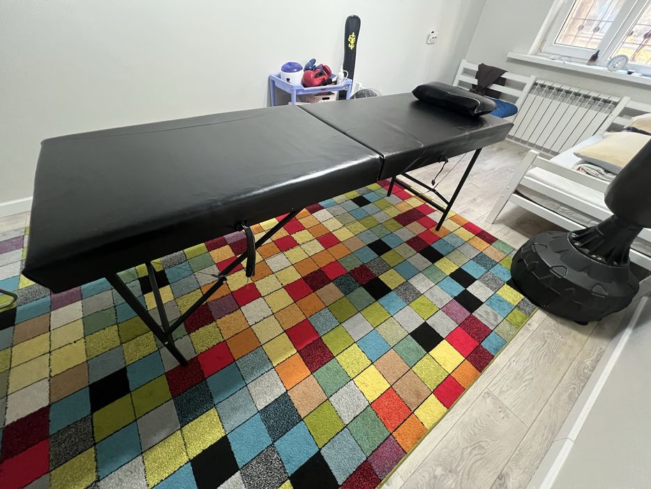 Кушетка бу собирается легко и раскрывается