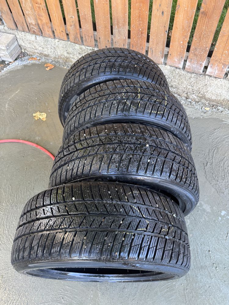 Vand 4 anvelope de iarna 225/40/R18 marca Barum Polaris 5 DOT 2424