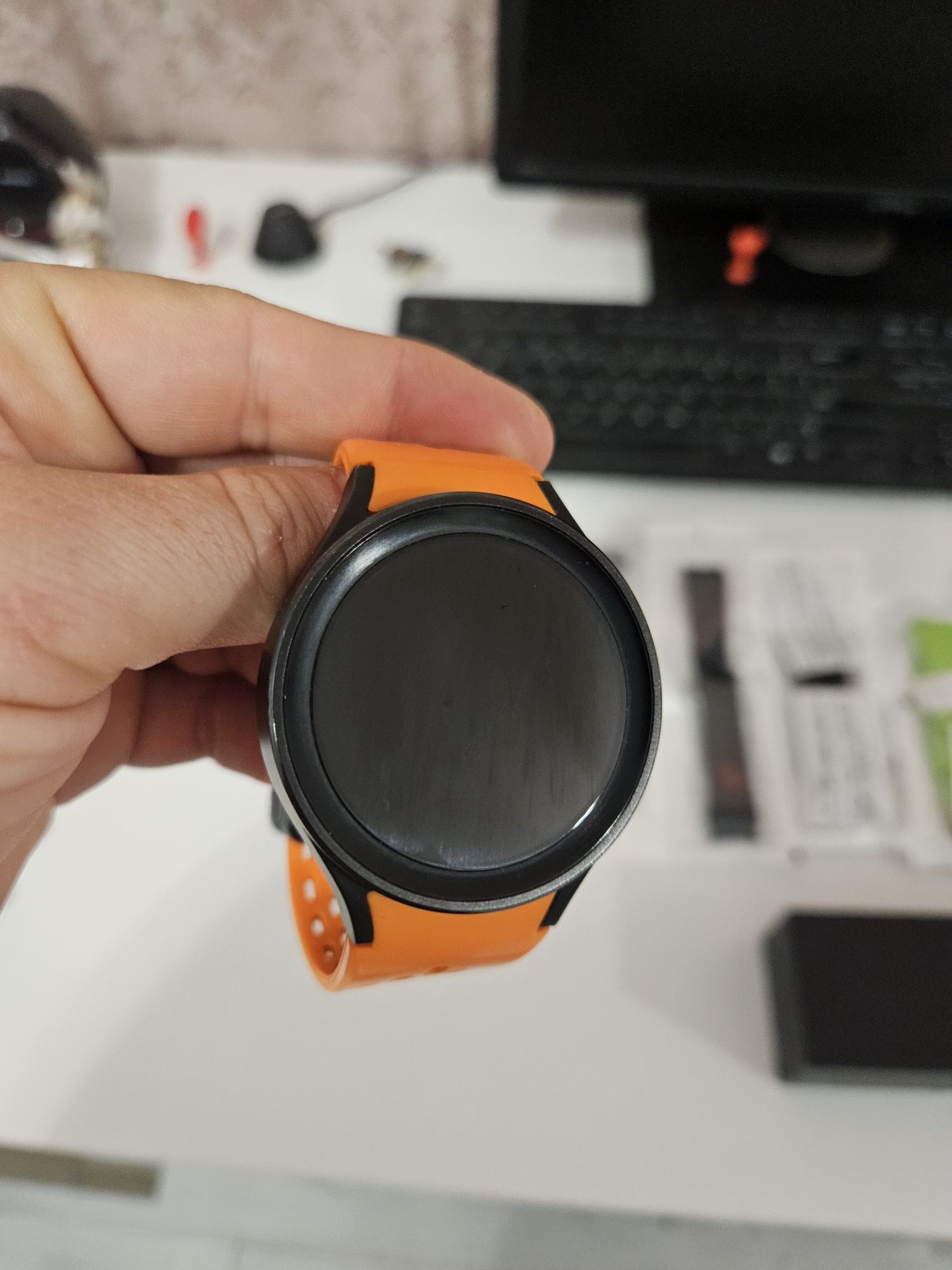 Samsung Galaxy watch 5 pro + accessories . Подарък верижки!
