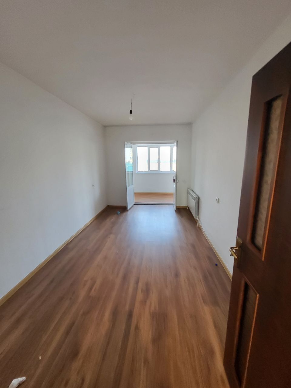 Продается Янги-Хают р.й 8-худуд 3/9/9. Навастройка Кв.м 84 Балкон 2*6