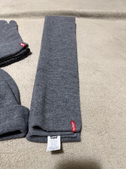 Set Levis Original Caciula, Manusi, Fular Iarna Noi