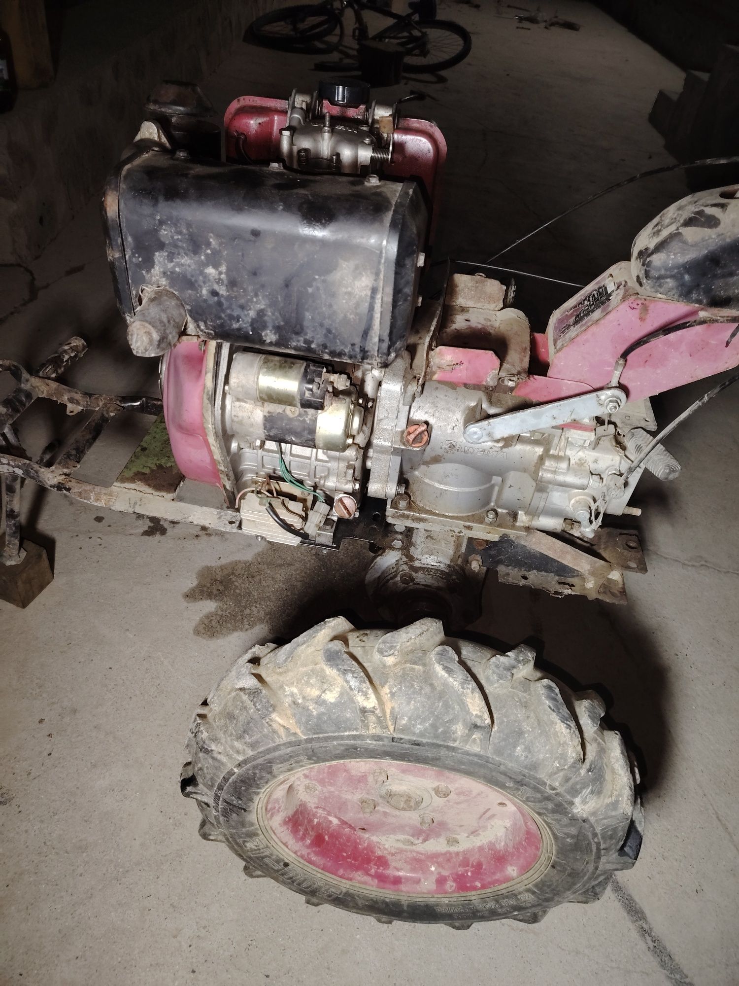 Moto blok sotiladi xolati ishlab turbti be xarajat wema 10 ot kuchi