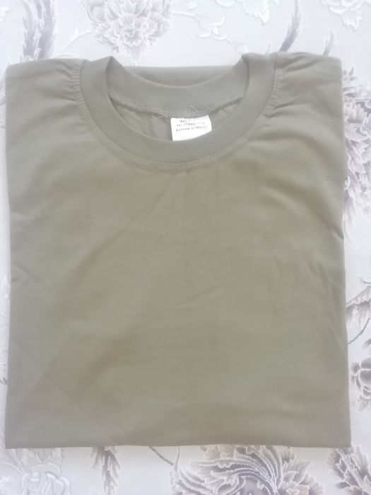 Футболка цвета хаки