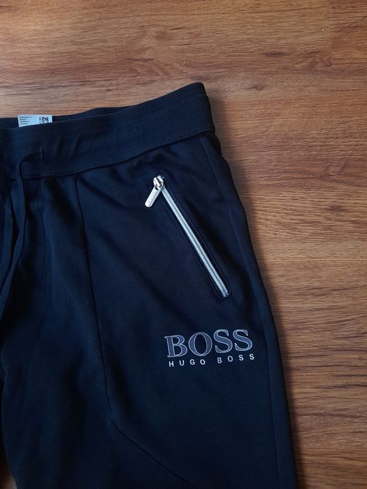 Boss мъжко долнище L размер.