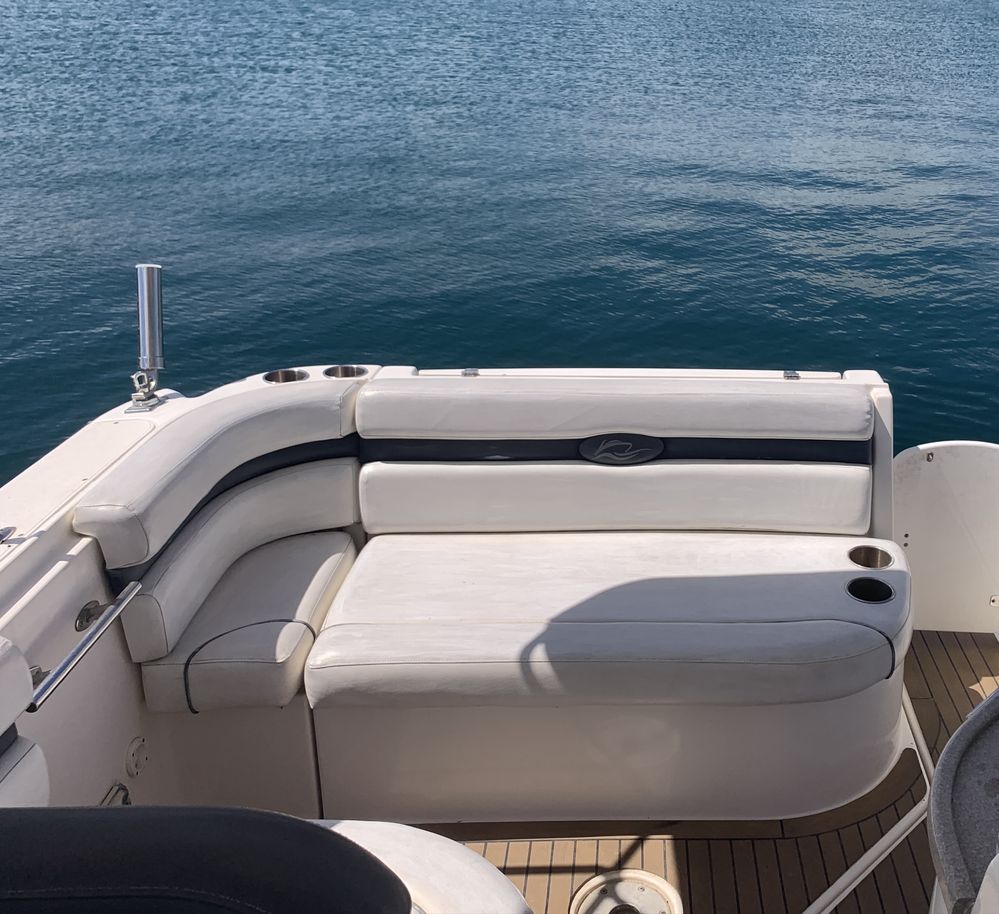 Яхта Rinker 260 Express Cruiser