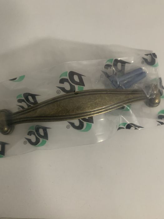 Мебелни дръжки антично злато