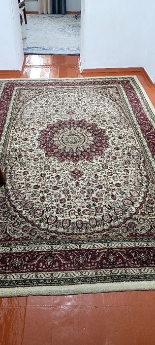 Продам ковёр в отличном состояние