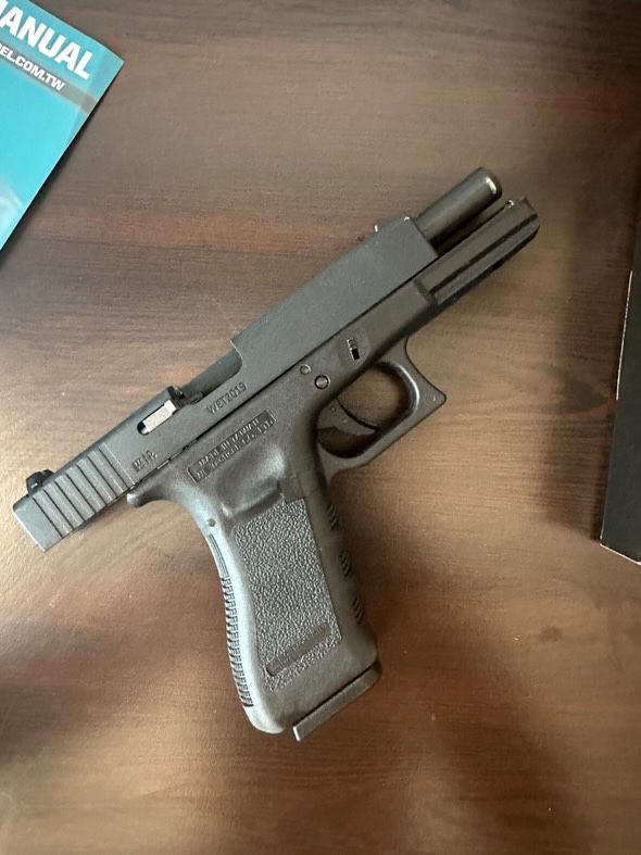 Продавам Glock 18c Gen 3