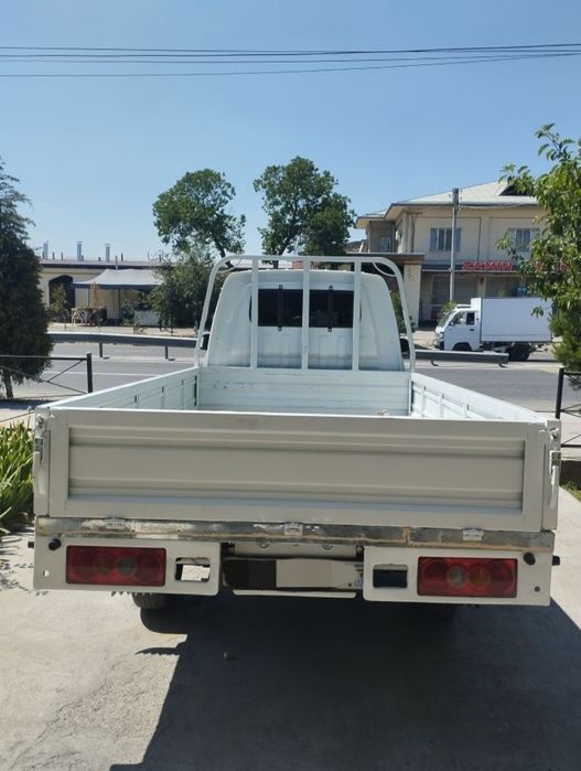 Ташкент буйлаб мусор ташиш.