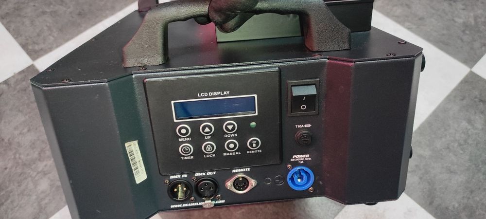 Mașină fum verticala Beamz Blaze 1800