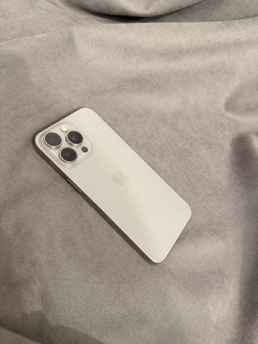 Продам IPhone 15 pro max 256gb