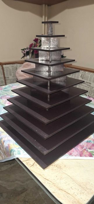 Vand suport tort,prajituri pentru evenimente.