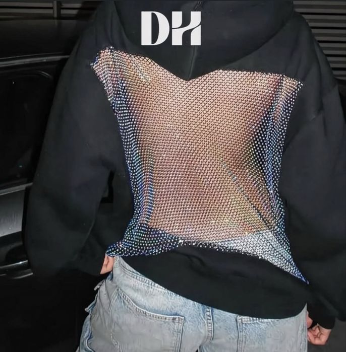 Толстовка с открытой спиной